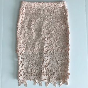 Daily look pink lace midi